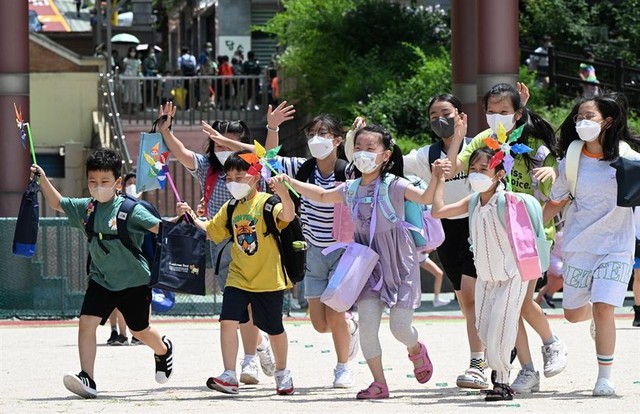 Hàng nghìn nhà trẻ ở Hàn Quốc đóng cửa vì người dân không chịu sinh con - Ảnh 3.