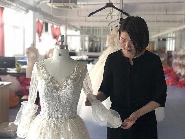 Trấn Đinh Tập - Nơi sản xuất váy cưới lớn nhất Trung Quốc - Ảnh 6.