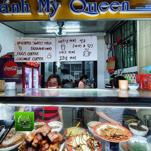 The Queen's Bakery in Hoi An is praised by many foreign guests as the best in the world - Photo 4.