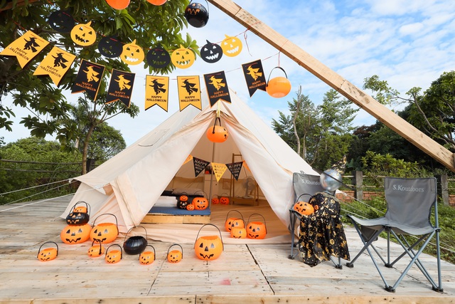 The homestays organize a grand party for visitors on Halloween - Photo 8.