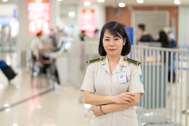 Cầm nhầm đồng hồ ở Nội Bài, bay vào Tân Sơn Nhất vẫn không thoát - Ảnh 9.