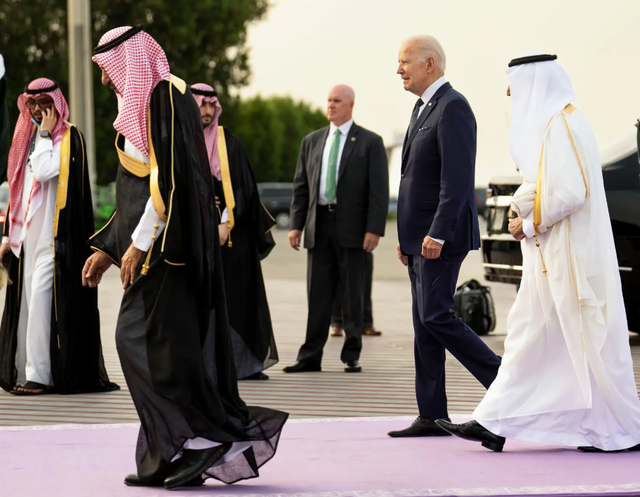 Sự đổ bể của ‘thỏa thuận dầu bí mật’ giữa Mỹ và Ả Rập Xê-út - Ảnh 1.