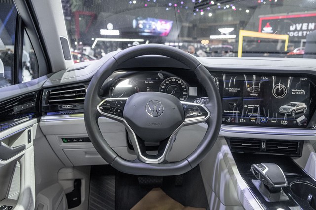Volkswagen Touareg trở lại Việt Nam: Giá từ 3 tỷ, tham vọng so kè Audi Q7 và Lexus RX - Ảnh 11.