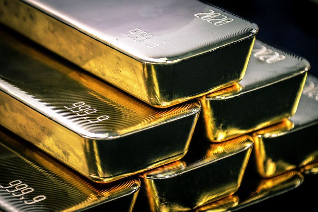 Nỗi lo về lãi suất đẩy giá vàng thế giới đi xuống trong tuần qua - Ảnh 1.