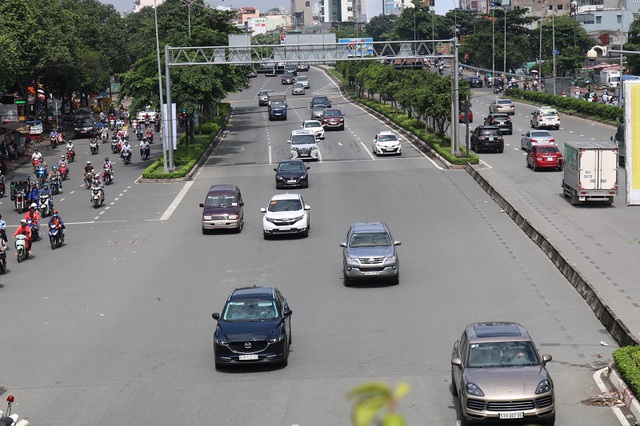 Đề xuất ô tô phải có mã định danh: Lãng phí - Không phù hợp - Ảnh 1.