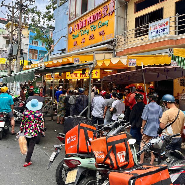 A day of discovering China-town cuisine in the heart of Ho Chi Minh City - Photo 17.