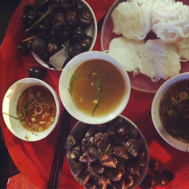 Delicious, long-standing snail shops in Hanoi for a cool autumn afternoon, suitable for gathering friends - Photo 12.