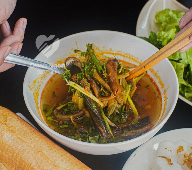Lượn quanh Hà Nội, thưởng thức 1001 món ăn đặc sản từ các tỉnh thành Việt Nam - Ảnh 14.