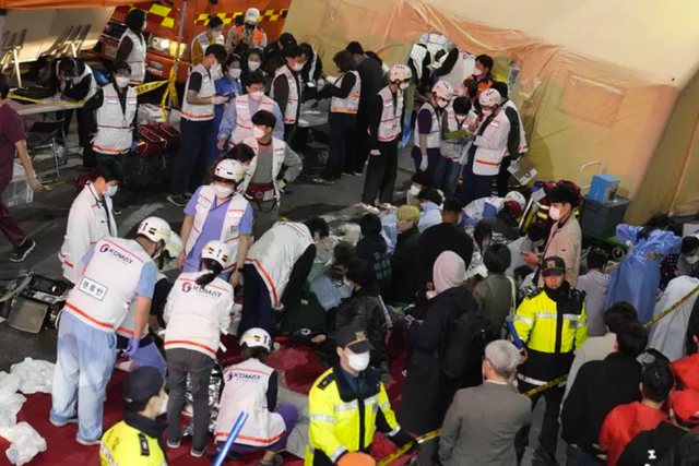 Thảm kịch giẫm đạp Hàn Quốc: Ác mộng kinh hoàng trong con hẻm hẹp ở Itaewon - Ảnh 4.