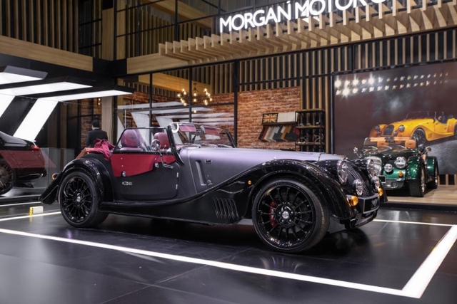Bộ đôi xe cổ Anh Quốc Morgan xuất hiện tại Triển lãm ô tô Việt Nam 2022 - Ảnh 7.