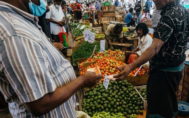 Lạm phát ở Sri Lanka vừa lần đầu tiên hạ nhiệt sau chuỗi ngày khủng hoảng