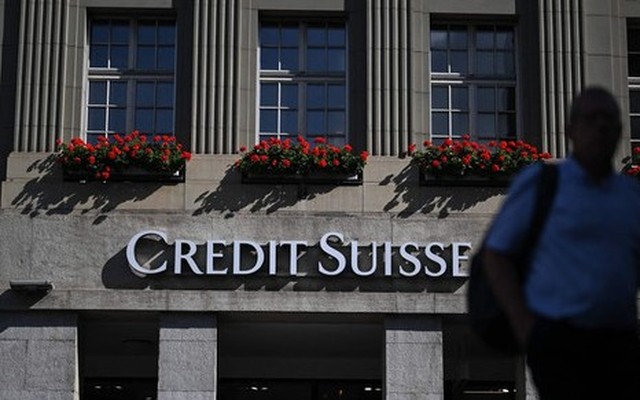Giới đầu tư hoảng sợ vì lời đồn Credit Suisse phá sản, các chuyên gia nói gì?
