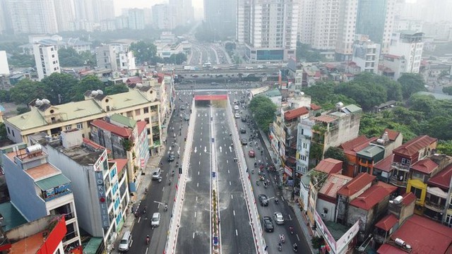 Thông xe hầm chui Lê Văn Lương, xoá điểm đen ùn tắc giao thông - Ảnh 3.