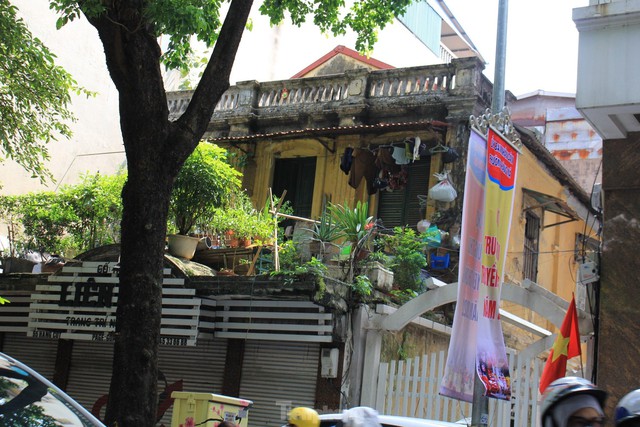 Admire the beauty of ancient French villas in the autumn sunshine of Hanoi - Photo 7.