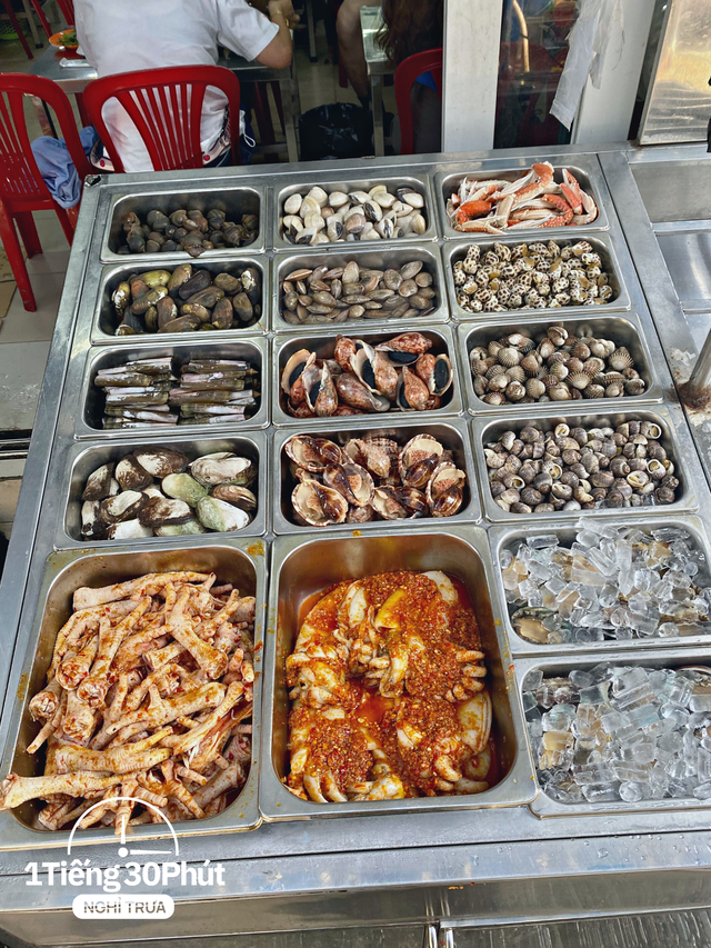 The alley snail shop makes office workers skip meals to queue for lunch - Photo 7.