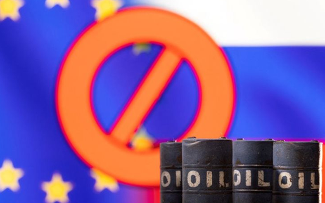 Vận chuyển dầu thô đến khách hàng Trung Quốc và Ấn Độ gặp khó, Nga đang làm gì để giải quyết 1,3 triệu thùng dầu thô/ngày khi EU chính thức quay lưng?
