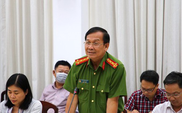 Đại tá Hồ Trung Lập - Phó Giám đốc Công an TP. Cần Thơ trả lời tại buổi họp báo.