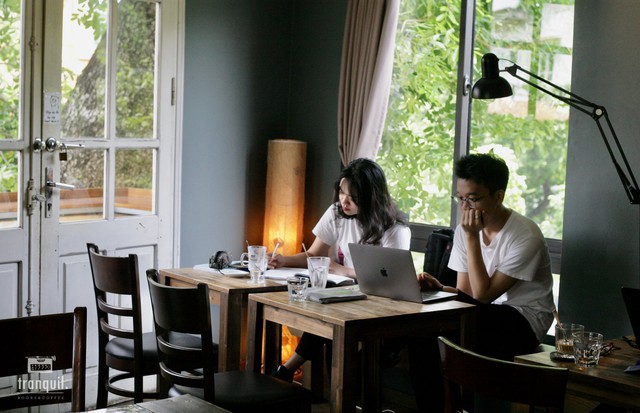 Cafes "motivate" Hanoi office workers to work productively all day - Photo 3.