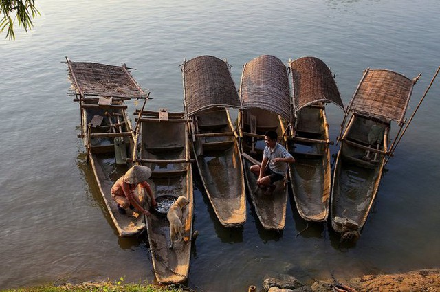 Lost in the old space with time-stained villages stretching across Vietnam - Photo 12.