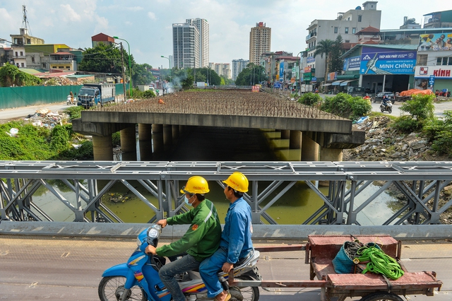  Hà Nội: Cầu L3 bắc qua sông Lừ gần 10 năm chưa hoàn thiện - Ảnh 5.