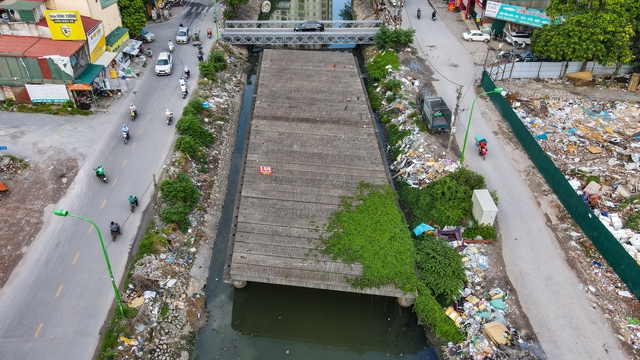  Hà Nội: Cầu L3 bắc qua sông Lừ gần 10 năm chưa hoàn thiện - Ảnh 3.