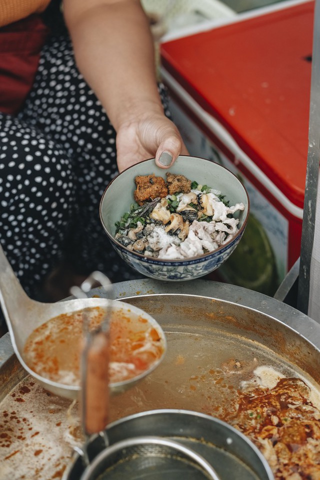 How is the noodle shop in Hanoi that was introduced by chef Anthony Bourdain on CNN TV now?  - Photo 8.