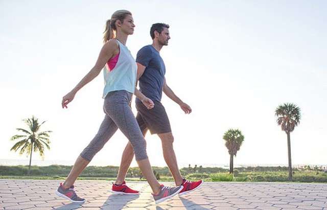  Khoa học chỉ rõ đi bộ 10.000 bước mỗi ngày giúp bạn sống lâu hơn, nhưng tốc độ đi quyết định tất cả: Đây là cách đi bộ đúng!  - Ảnh 3.