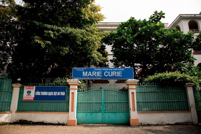 Ngôi trường trăm tuổi có 4 mặt tiền ở trung tâm TP.HCM được mệnh danh là lò đào tạo sao Việt - Ảnh 3.