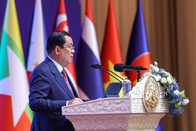 Hình ảnh Lễ khai mạc Hội nghị Cấp cao ASEAN 40, 41 - Ảnh 4.