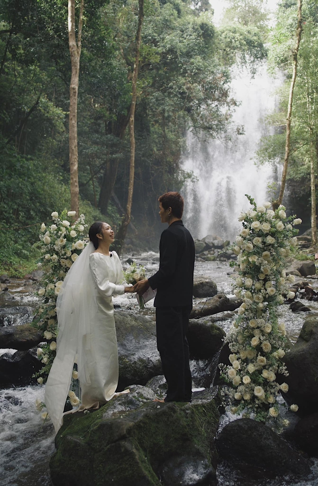 Cô dâu tổ chức đám cưới bí mật chỉ có vỏn vẹn 6 khách mời tại thác Lưu Ly ở Đắk Nông - Ảnh 10.