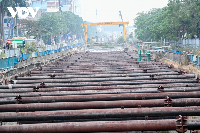 Nhiều lô cốt của dự án đường sắt Nhổn - ga Hà Nội đắp chiếu - Ảnh 11.