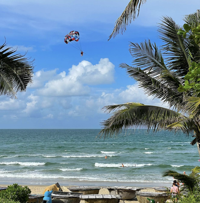 The beaches in Quang Nam attract a lot of tourists, with 2 places on the list of Asia's top beaches - Photo 4.