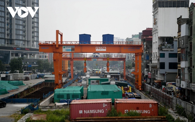 Nhiều lô cốt của dự án đường sắt Nhổn - ga Hà Nội đắp chiếu - Ảnh 7.