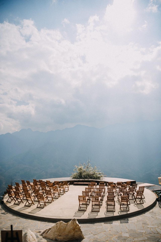 The wedding at the height of 1600m above sea level is splendid and elegant in the sunset in Sapa - Photo 8.