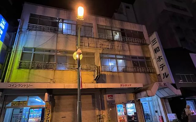 Chàng trai Nhật Bản chia sẻ trải nghiệm "chưa từng có" về một đêm ở khách sạn giá rẻ