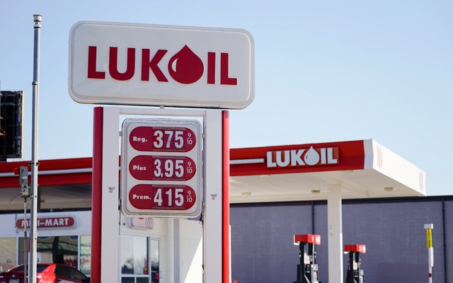 Một trạm xăng Lukoil ở Philadelphia, Mỹ. Ảnh: AFP