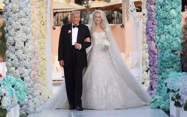 Có gì đặc biệt trong đám cưới con gái tỷ phú Donald Trump với chú rể tỷ phú Nigieria: Nhẫn cưới kim cương triệu đô, sự xuất hiện của em trai cùng cha khác mẹ gây chú ý - Ảnh 1.