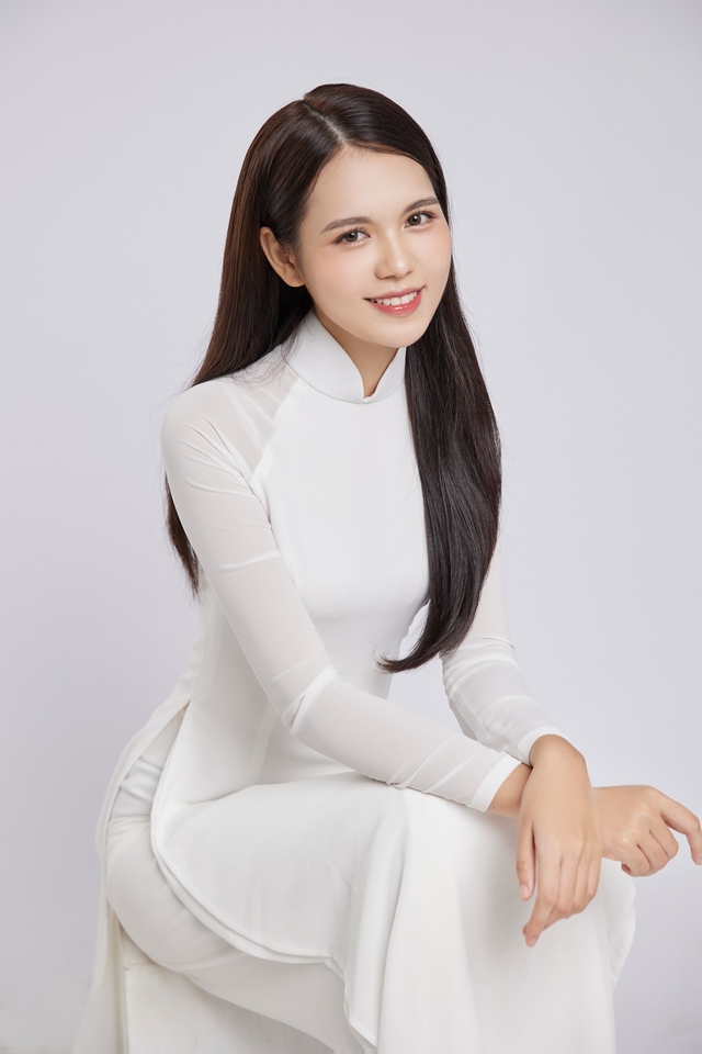Profile Tân Hoa hậu Du lịch Việt Nam: Người dẫn chương trình quen thuộc của VTV, thành tích học tập đáng ngưỡng mộ - Ảnh 1.