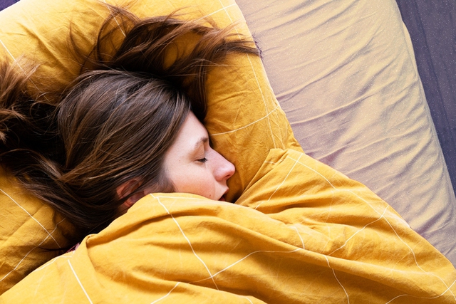 4 cách danh y Hoa Đà áp dụng để ngủ ngon, bảo vệ nội tạng, tránh xa ung thư - Ảnh 1.