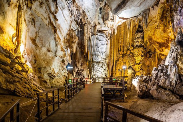 Discover the majestic and unspoiled beauty of the "cave kingdom" of Quang Binh - Photo 6.