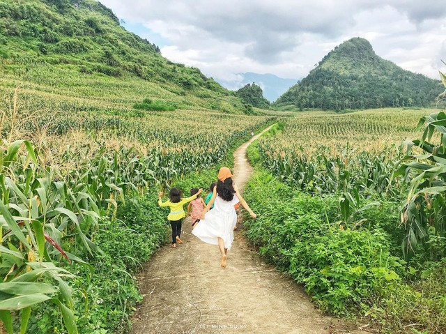 Hà Giang đang vào mùa đẹp nhất, ghé ngay những ngôi làng cổ đẹp và yên bình - Ảnh 20.