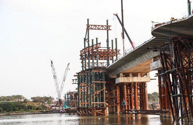 Cận cảnh cây cầu đắt nhất tỉnh Bắc Ninh sắp hoàn thành - Ảnh 3.