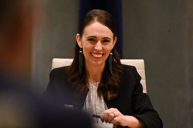 Nữ Thủ tướng 8X của New Zealand: Đưa con đi họp tại Liên Hợp Quốc, bứt phá hình ảnh người mẹ truyền thống - Ảnh 1.