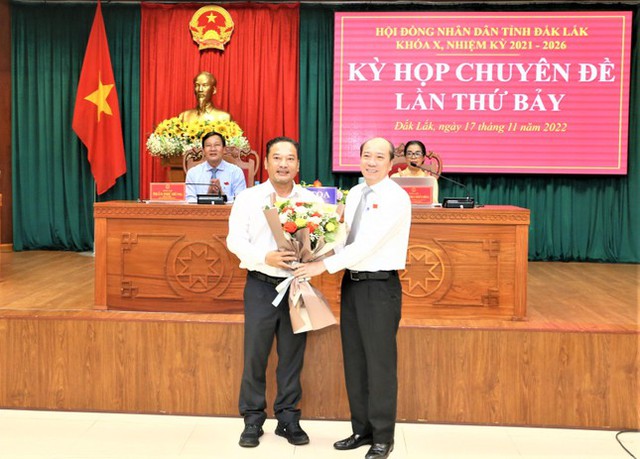 Miễn nhiệm Phó chủ tịch UBND tỉnh Đắk Lắk - Ảnh 2.