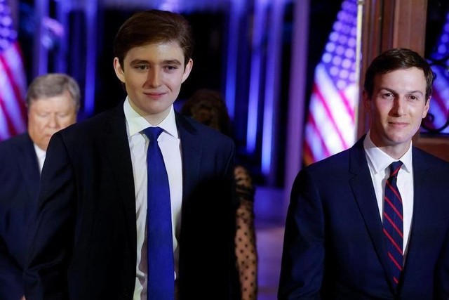 Con trai ông Trump thành tâm điểm với chiều cao 2 m ở tuổi 16 - Ảnh 1.