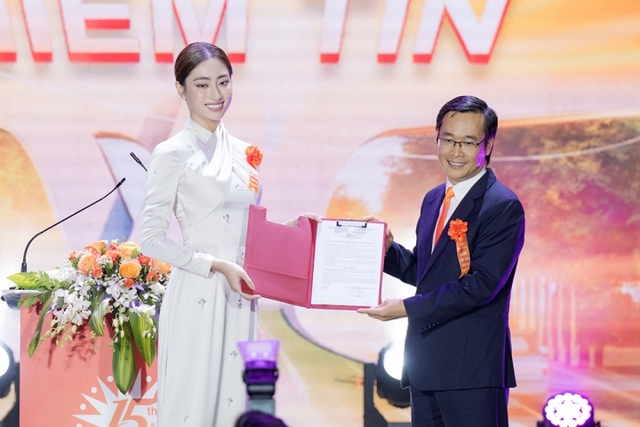 Hoa hậu Lương Thùy Linh nhận quyết định làm trợ giảng - Ảnh 2.