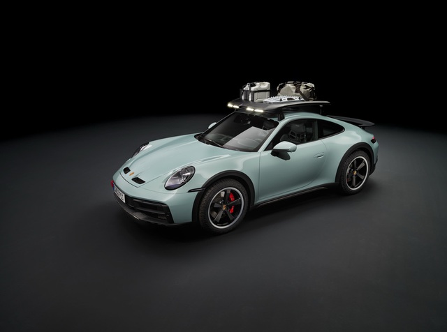 Porsche 911 Dakar ra mắt: Xe sang của nhà giàu thích nghịch cát - Ảnh 5.