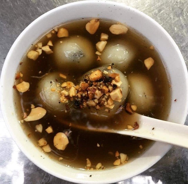 "Refreshing" Hai Phong food tour with special dishes only sold in winter and a food market that few people notice - Photo 6.