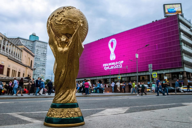 Nước chủ nhà nhận được những lợi ích gì khi tổ chức World Cup? - Ảnh 2.