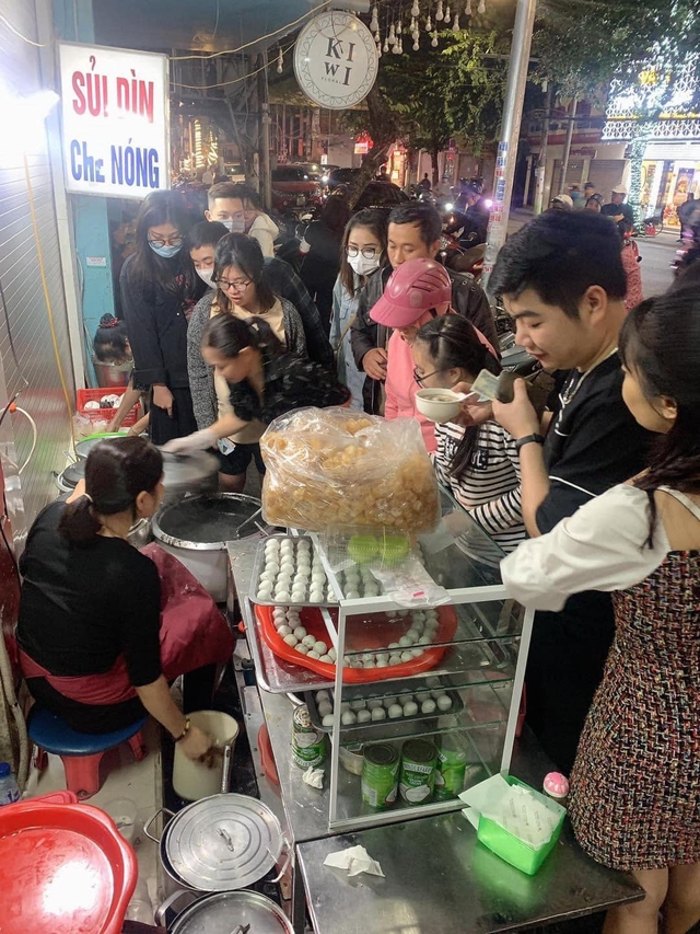 "Refreshing" Hai Phong food tour with special dishes only sold in winter and a food market that few people notice - Photo 2.